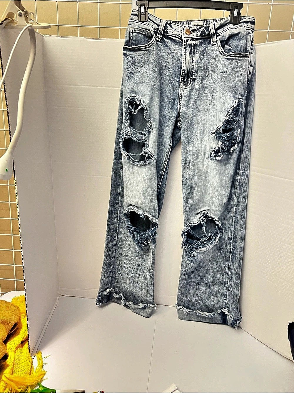 Wash Lab RNN150674 Distressed Straight Leg Jeans in Blue Waist 26